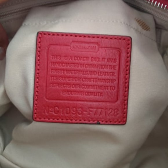 Coach Voyager Diaper Bag/ Travel bag - Picture 4 of 6